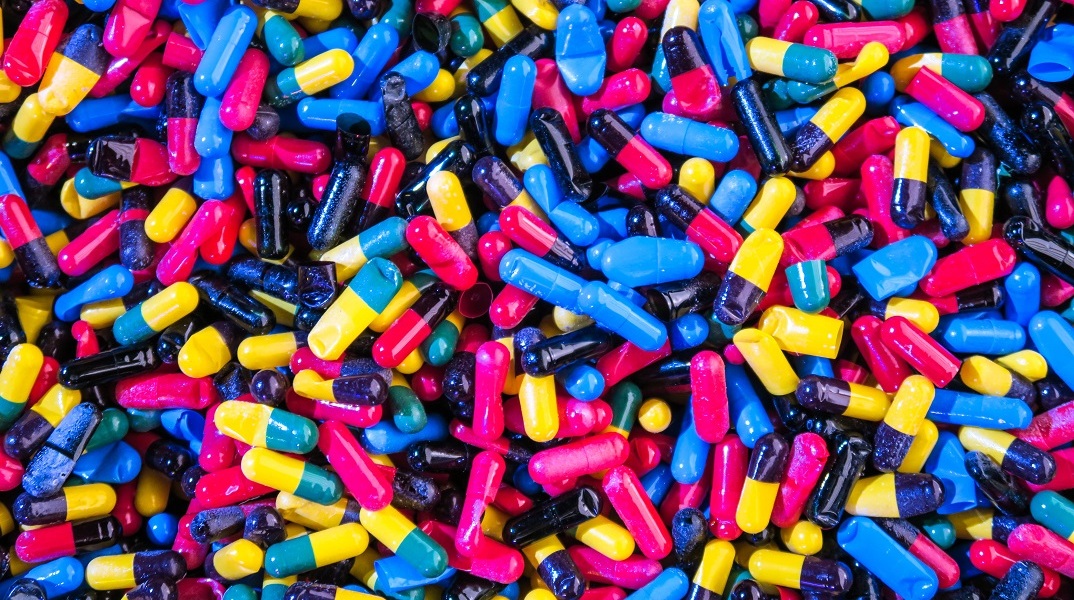 Politico - Ελλέιψεις φαρμάκων: Γιατί η Ευρώπη ξεμένει