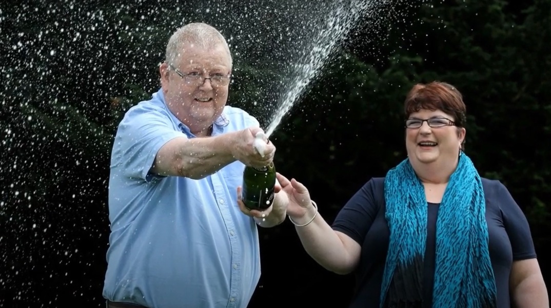 Σκωτσέζος έγινε εκατομμυριούχος κερδίζοντας ένα από τα μεγαλύτερα τζάκποτ στην Ευρώπη και ξόδεψε 50 εκατομμύρια δολάρια μέσα σε 8 χρόνια.