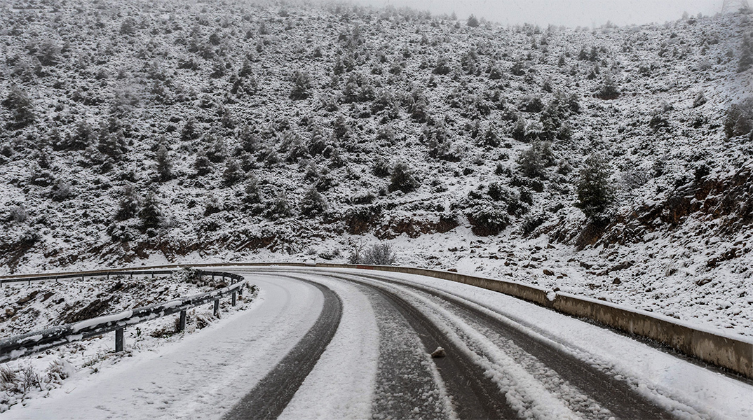 Χιονισμένος δρόμος