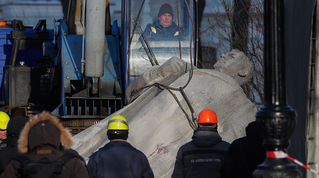 Το άγαλμα του Σοβιετικού Νικολάι Βατούτιν στο Κίεβο