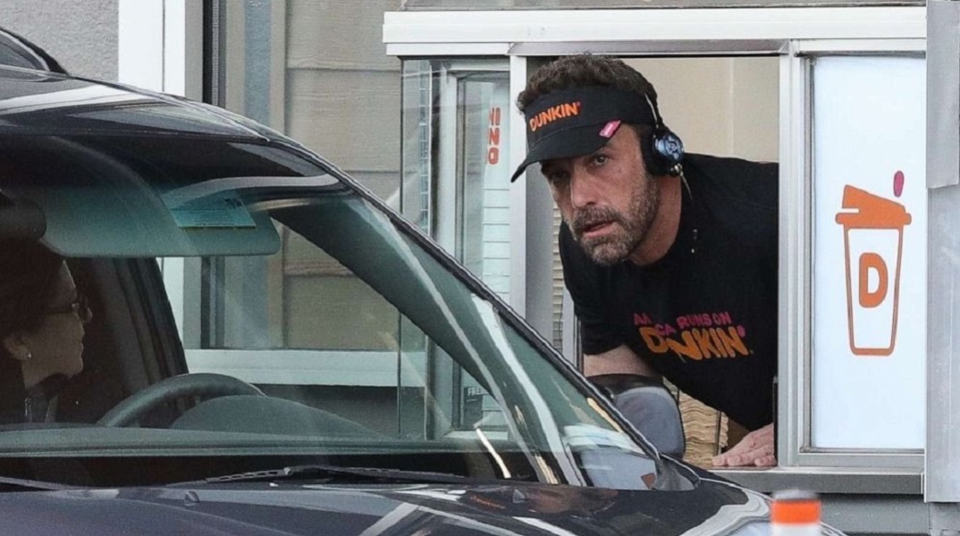 Μπεν Άφλεκ: Το διαφημιστικό σποτ αλυσίδας καφέ έκλεψε τις εντυπώσεις στο Super Bowl 