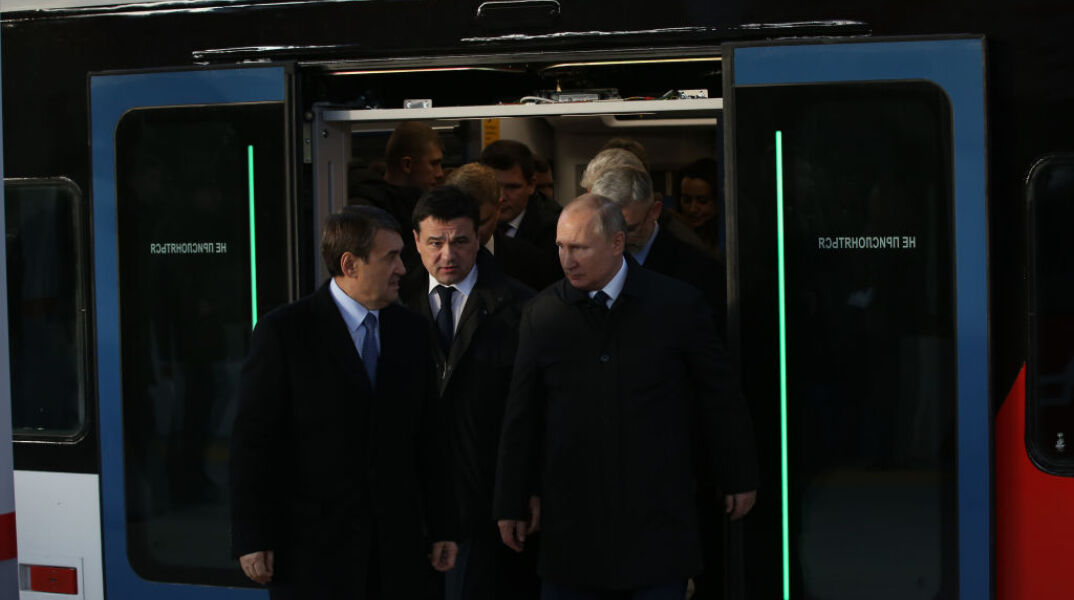 Ρωσία: Ο Πούτιν όλο και πιο συχνά ταξιδεύει με θωρακισμένο τρένο	