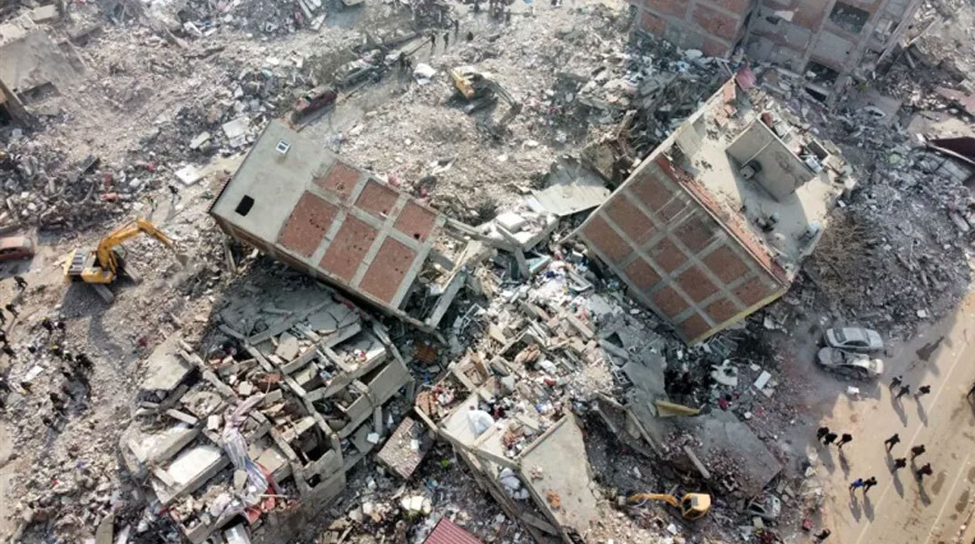 Ισοπεδωμένα κτίρια στην Τουρκία μετά τον σεισμό
