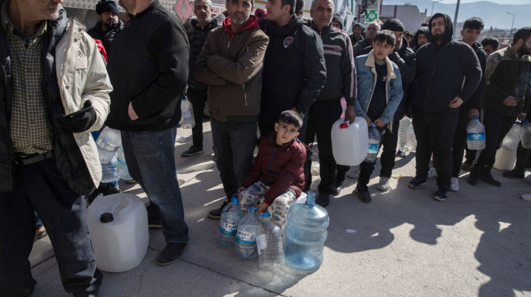 Τουρκία: Ασθένειες - η νέα απειλή καθώς οι κάτοικοι αντιμετωπίζουν έλλειψη νερού μετά τον φονικό σεισμό	