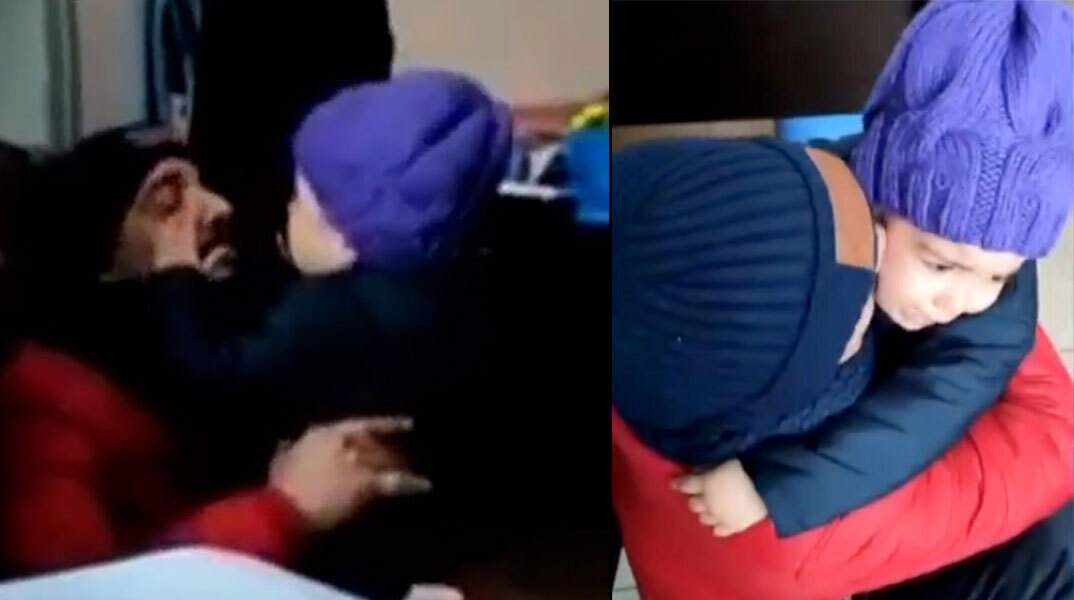 Στην Τουρκία ένα παιδί ενώνεται και πάλι με τον πατέρα του μετά τον καταστροφικό σεισμό