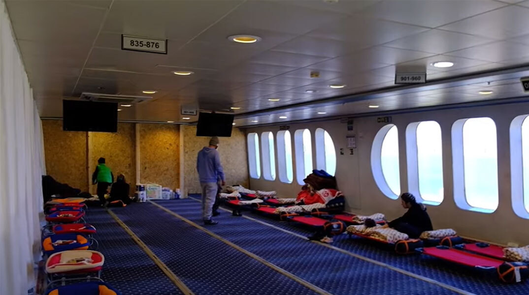 Το πλοίο στο Ισκεντερούν της Τουρκίας που μετατράπηκε σε πλωτό νοσοκομείο και προσωρινό καταφύγιο για σεισμόπληκτους
