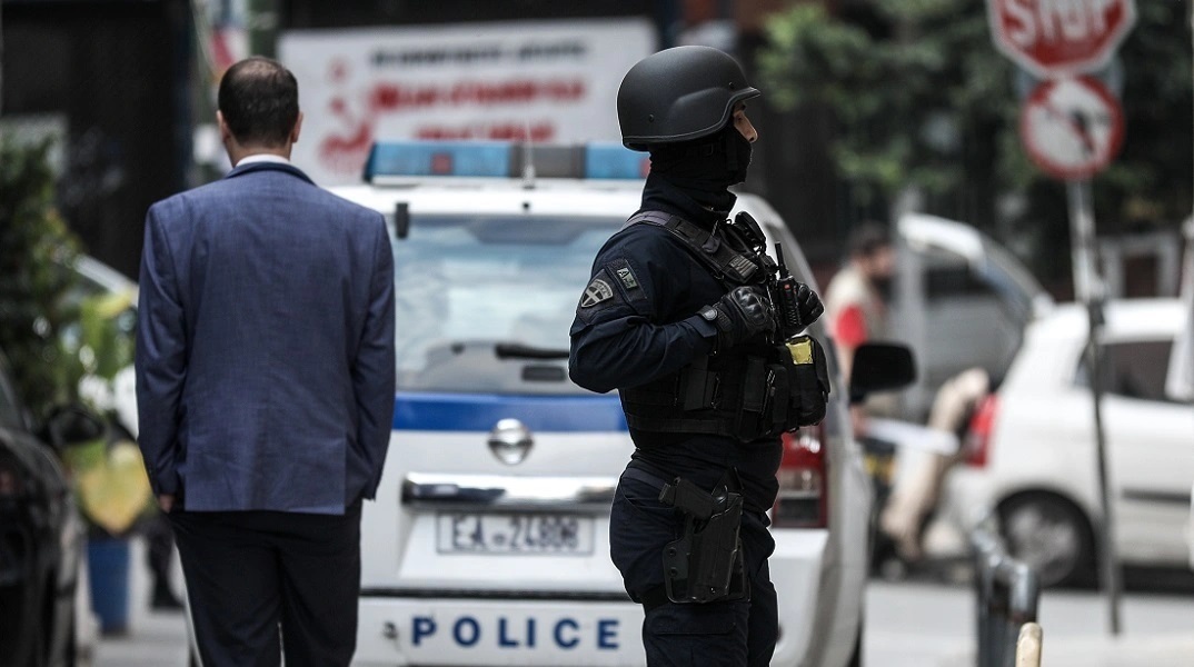 Η μυστική έρευνα DEA και ΕΛΑΣ για τη σύλληψη Βρετανού για όπλα και ναρκωτικά