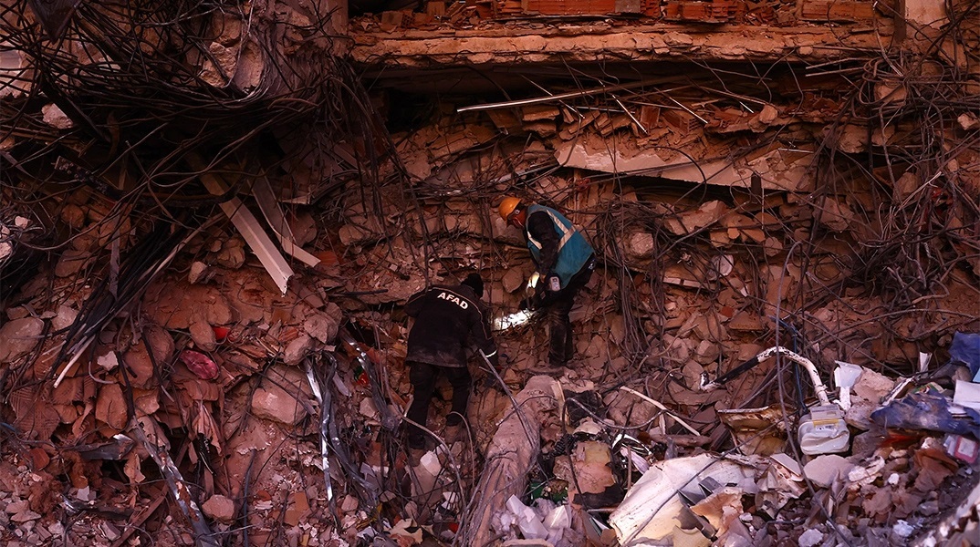 Τουρκία: Ο Ερντογάν υπόσχεται να χτίσει 200.000 κατοικίες για τους σεισμοπαθείς