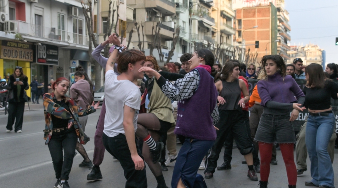 Πώς η τέχνη κάνει μια διαμαρτυρία εντελώς διαφορετική