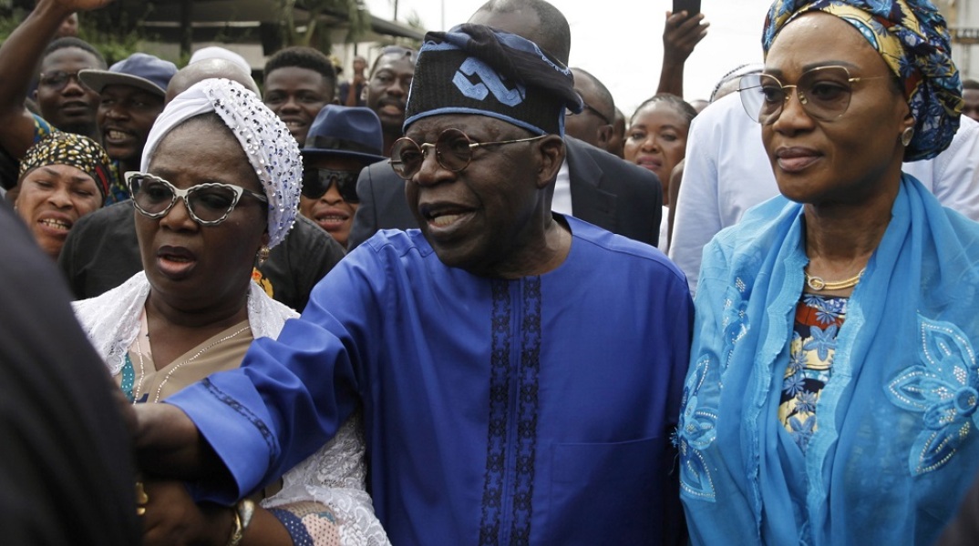 Προεδρικές εκλογές στη Νιγηρία: Ο Μπόλα Τινούμπου, ο υποψήφιος του κυβερνώντος κόμματος, ανακυρύσσεται εκλεγμένος νέος αρχηγός του κράτους (εκλογική επιτροπή)	