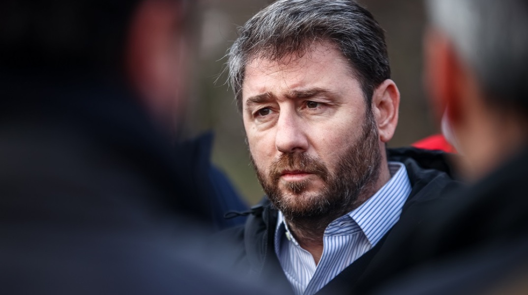 Σύγκρουση τρένων στη Λάρισα - Ανδρουλάκης: Στη σκέψη όλων μας υπάρχει ένα τεράστιο «γιατί;»