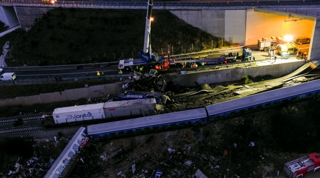 ΣΥΝΕΧΙΖΟΝΤΑΙ ΟΙ ΕΡΕΥΝΕΣ ΣΤΟ ΧΩΡΟ ΤΟΥ ΠΟΛΥΝΕΚΡΟΥ ΣΙΔΗΡΟΔΡΟΜΙΚΟΥ ΔΥΣΤΥΧΗΜΑΤΟΣ ΣΤΑ ΤΕΜΠΗ (ΒΑΣΙΛΗΣ ΒΕΡΒΕΡΙΔΗΣ / ΜΟΤΙΟΝ ΤΕΑΜ)