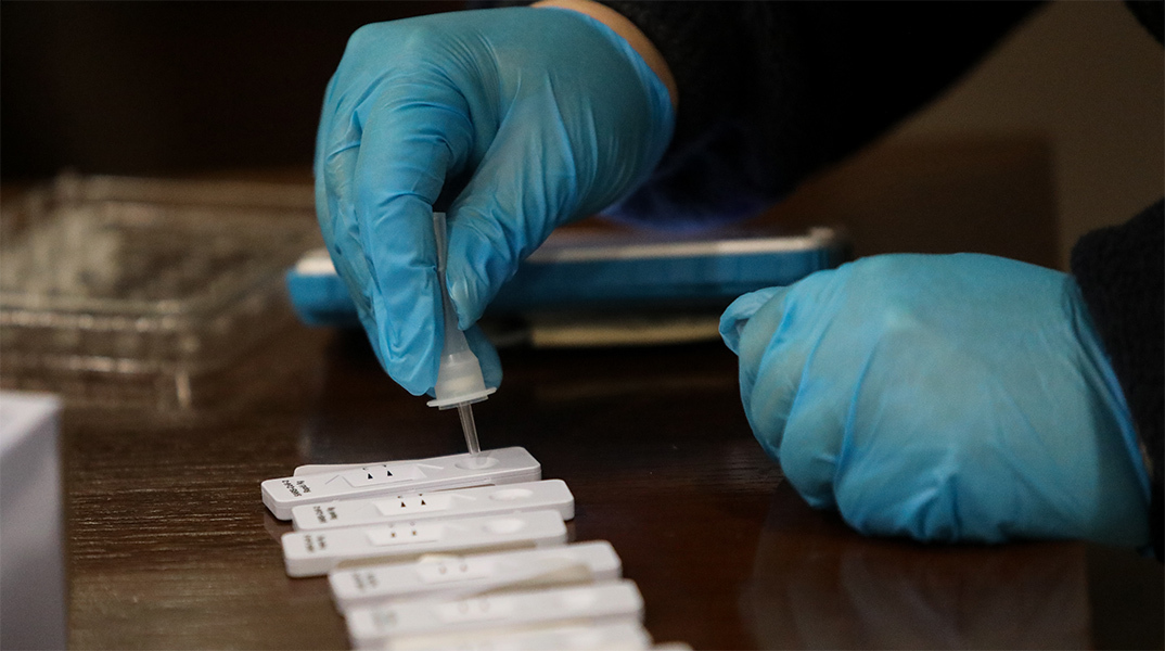 Rapid test από κλιμάκιο του ΕΟΔΥ