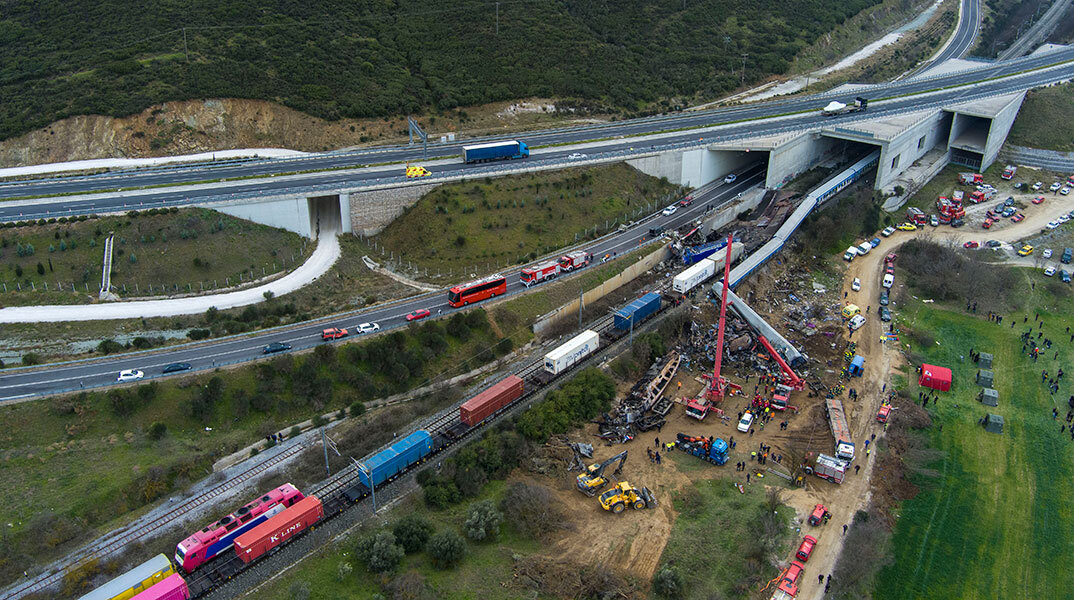 Η σύγκρουση τρένων στα Τέμπη σημειώθηκε πολύ κοντά σε τούνελ