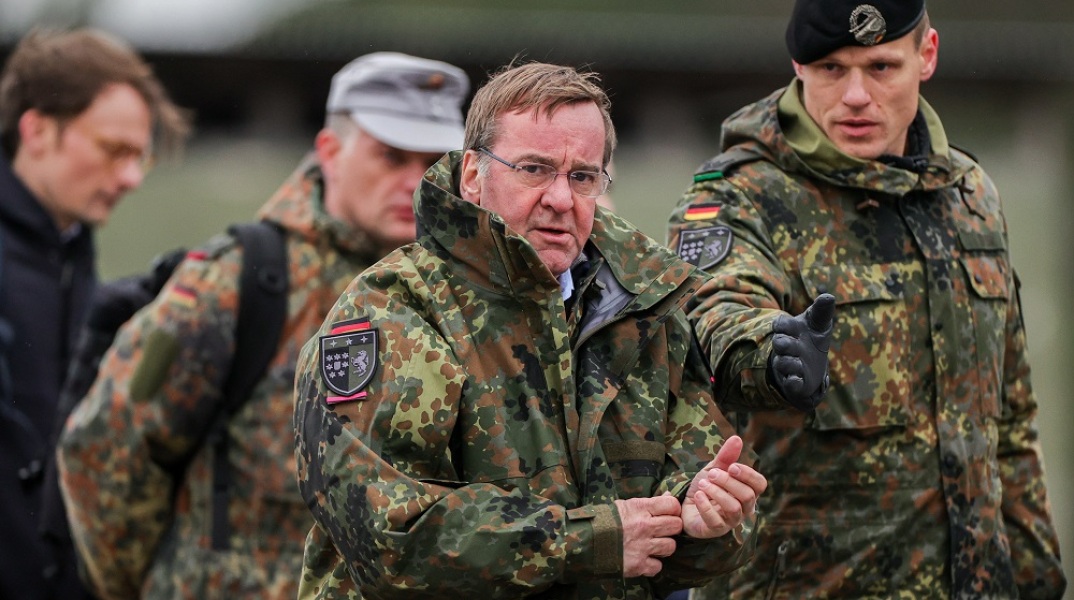 Γερμανία: Η Bundeswehr δεν είναι σε θέση να υπερασπιστεί τη χώρα σε περίπτωση πολεμικής επίθεσης, παραδέχθηκε ο υπουργός Άμυνας	