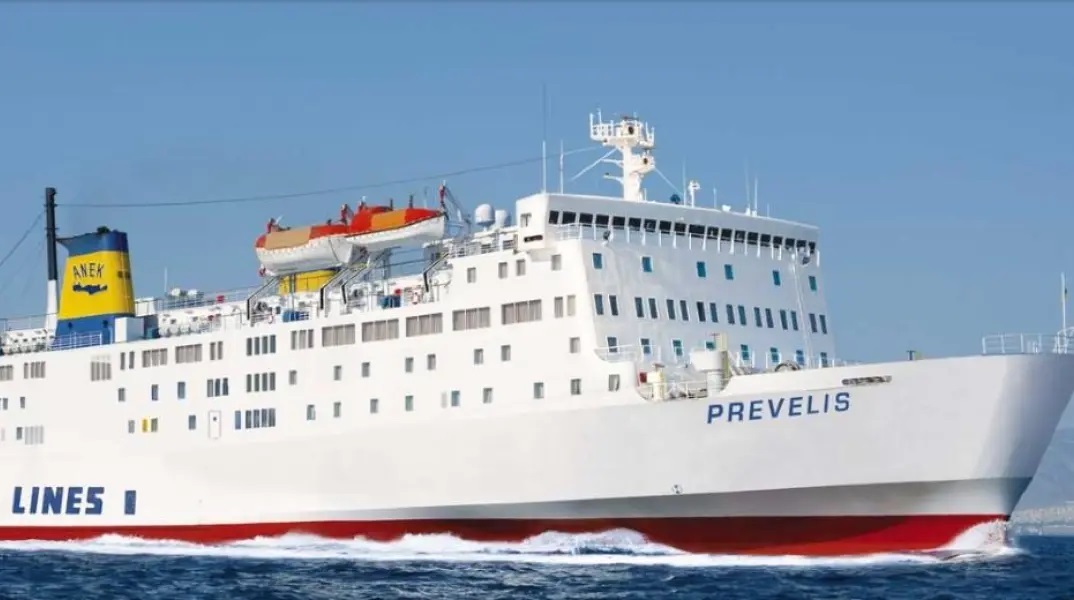 «Πρέβελης»: Ελαφρά πρόσκρουση στο λιμάνι της Καρπάθου