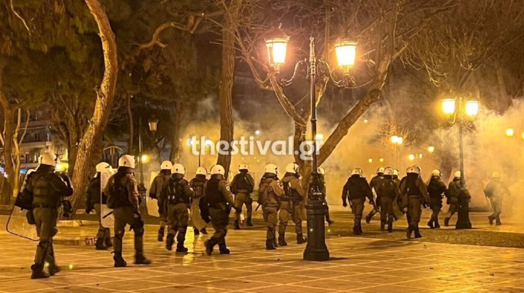 Τέμπη: Επεισόδια στη Θεσσαλονίκη στην πορεία για το δυστύχημα