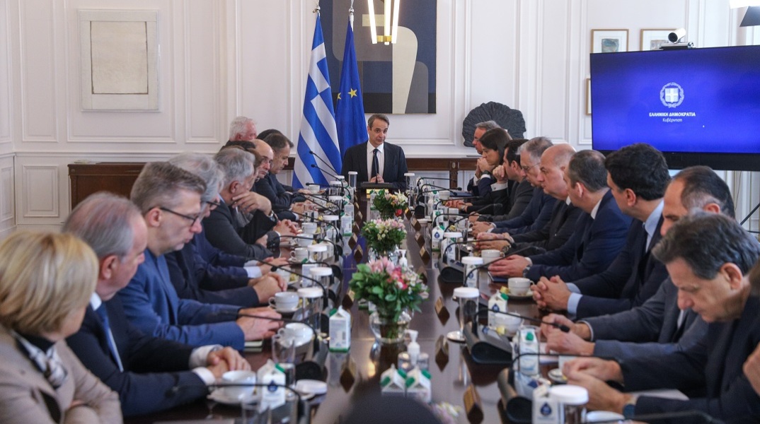 Τέμπη - Yπουργικό: Ο Γ. Γεραπετρίτης παρουσίασε τα μέτρα για την αποκατάσταση της ασφάλειας των σιδηροδρόμων