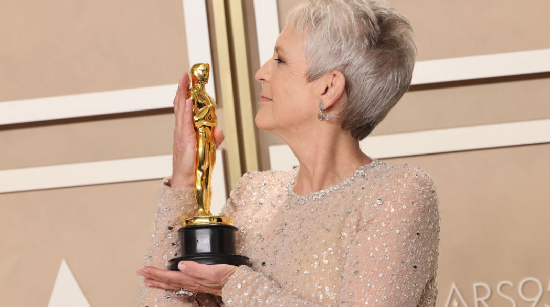 Jamie Lee Curtis wants to see “more women anywhere, anytime, all at once” at Oscars