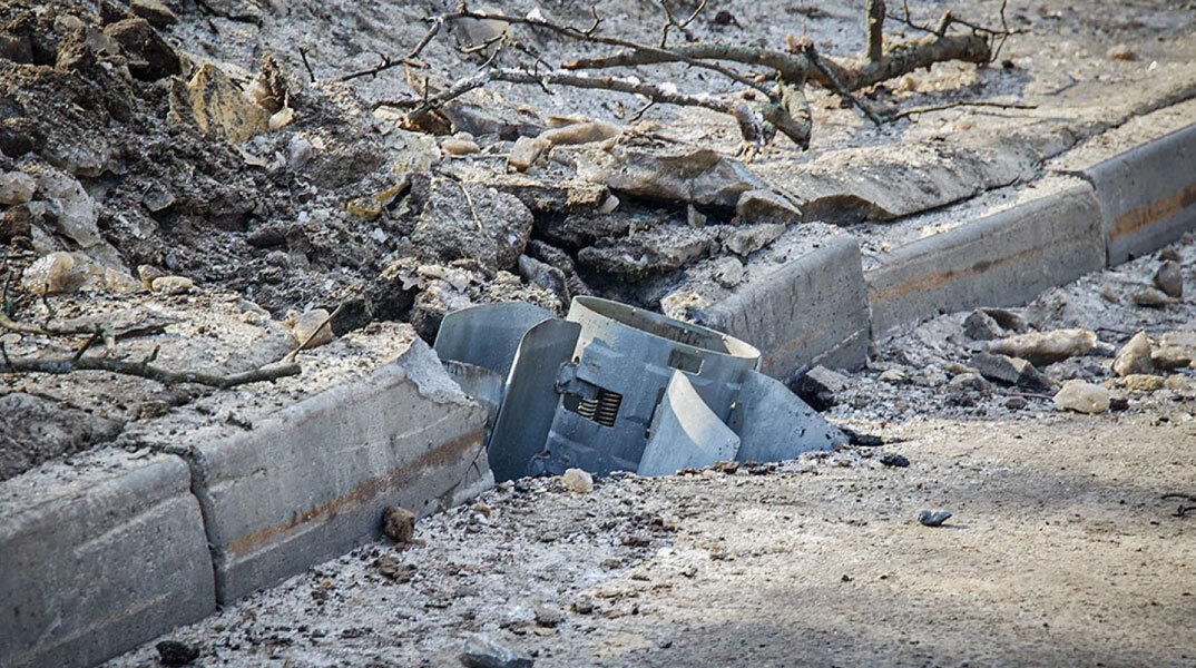 Ρωσικός πύραυλος έχει «σφηνώσει» σε δρόμο κοντά στο Χάρκοβο της ΟυκρανίαςΡωσικός πύραυλος έχει «σφηνώσει» σε δρόμο κοντά στο Χάρκοβο της Ουκρανίας