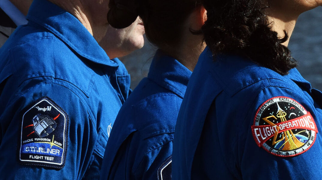 H NASA παρουσίασε τις νέες σεληνιακές της στολές (βίντεο)