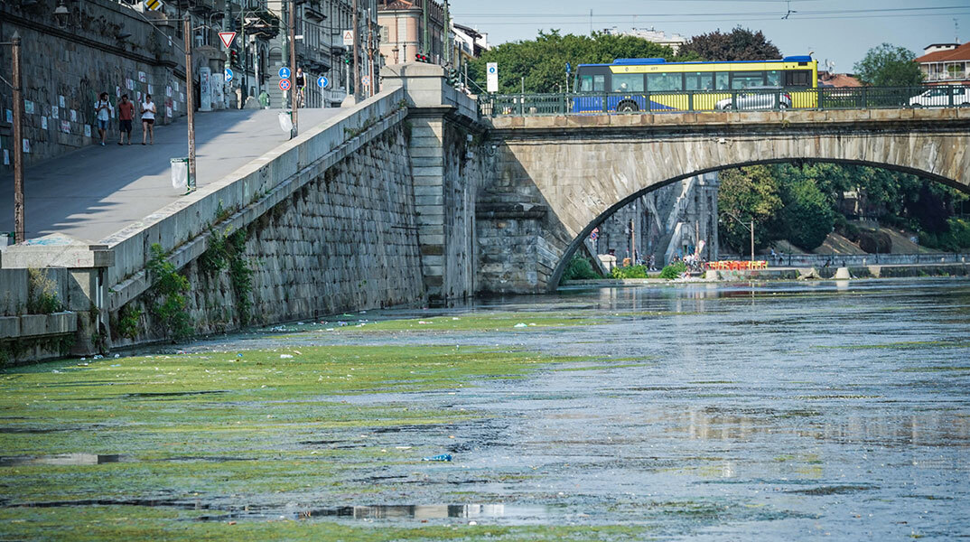Στεγνώνουν τα ποτάμια στην Ιταλία λόγω ξηρασίας