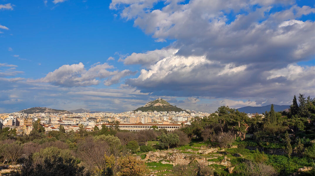 Σύννεφα στην Αθήνα