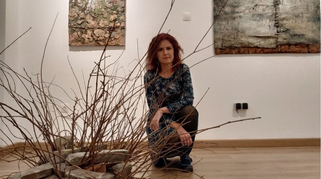 Μαρία Πασχαλίδου: Συνέντευξη με την εικαστικό για την έκθεση Συγκοινωνούντα Δοχεία που φιλοξενείται στη Nitra Gallery της Θεσσαλονίκης.
