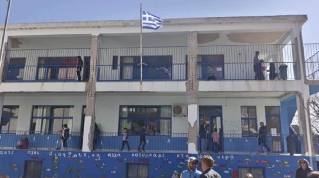 Καταγγελία Τσελέντη για «σχολείο-φέρετρο» στη Χίο