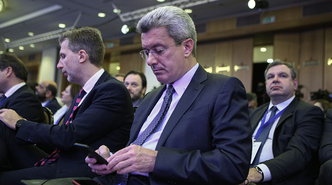 Νίκος Χατζηνικολάου