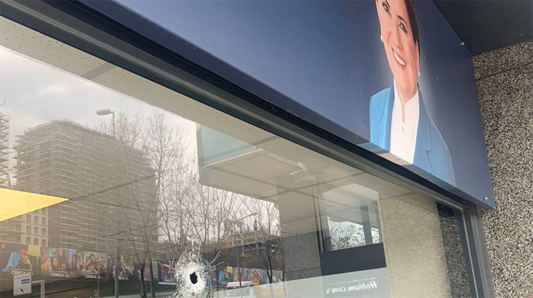 Ένοπλη επίθεση στα γραφεία του κόμματος της Ακσενέρ