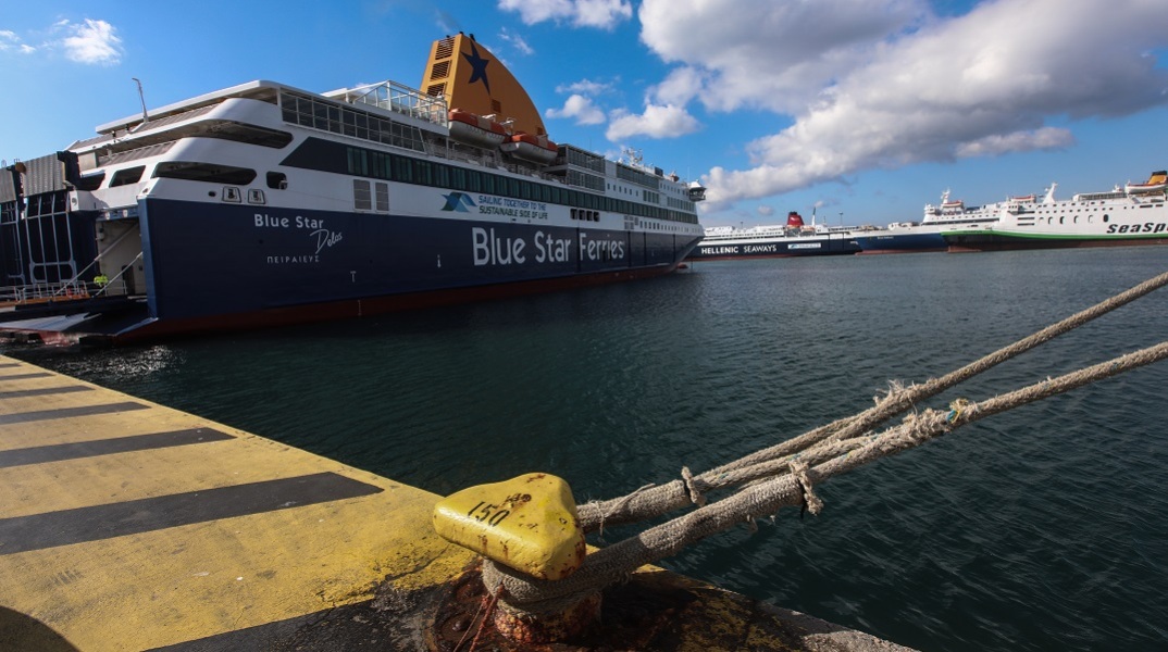 Πειραιάς: Μεθυσμένος οδηγός έπεσε με το αυτοκίνητό του στο λιμάνι