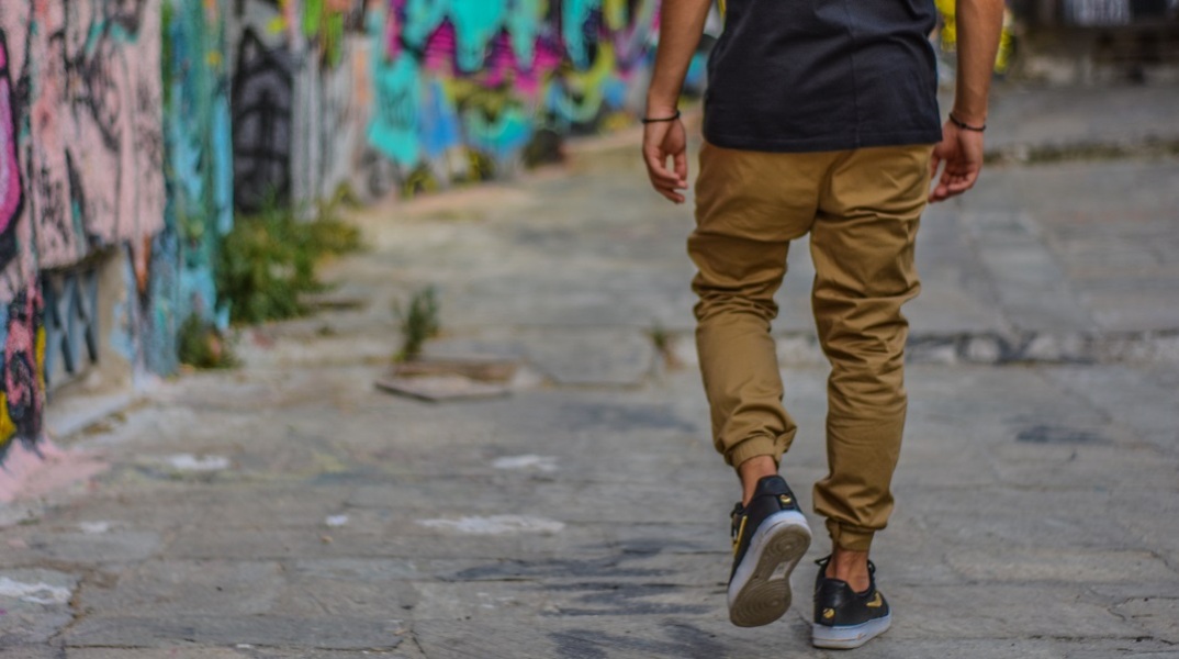 Eurostat: Σημαντικές υλικές και κοινωνικές στερήσεις το 6% των νέων στην ΕΕ