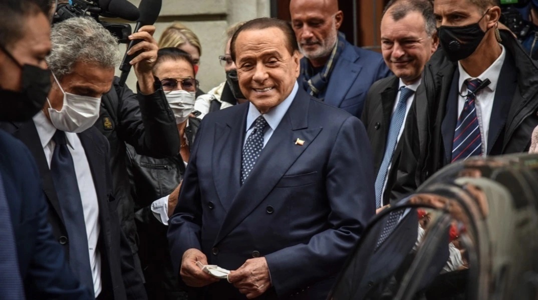 Μπερλουσκόνι: Ανταποκρίνεται θετικά στη θεραπεία», σύμφωνα με το πρακτορείο Ansa