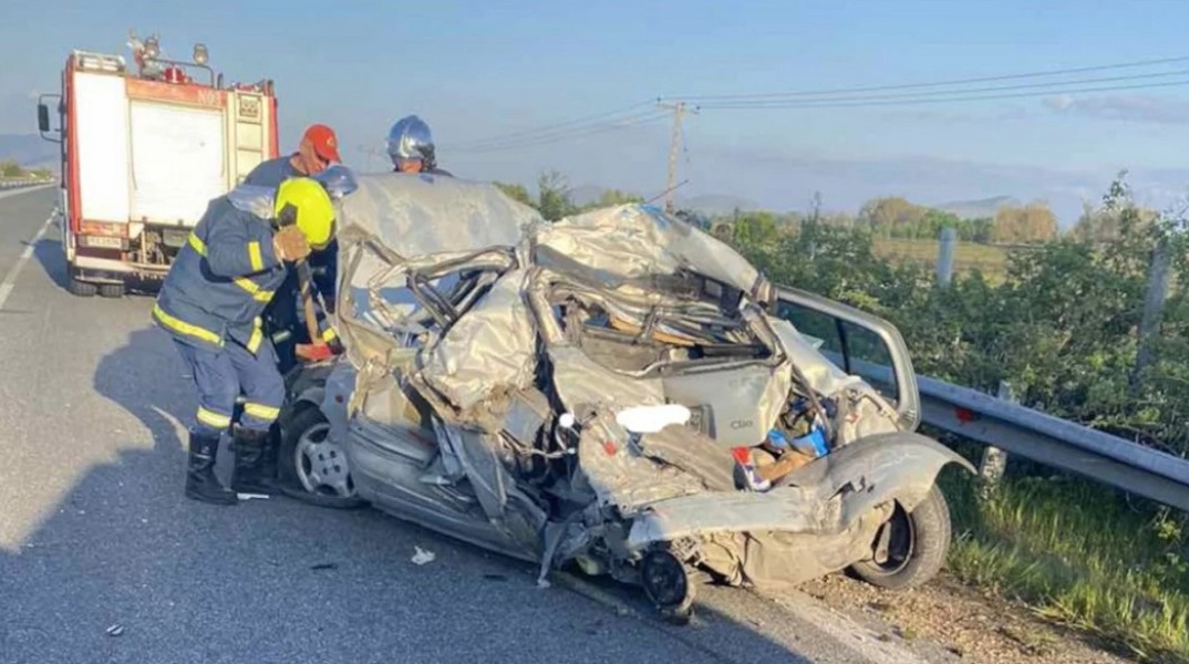 Τροχαίο δυστύχημα στο Πετρωτό Τρικάλων: Ένα ζευγάρι νεκρό