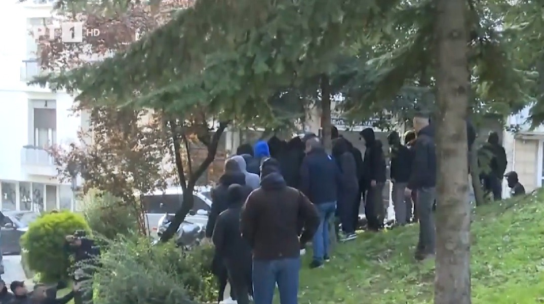 Ιωάννινα: Μεγάλη ένταση στην προσαγωγή των συλληφθέντων