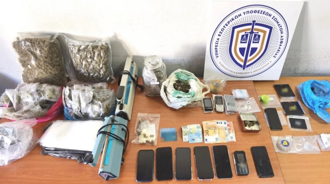 Συνελήφθη αστυφύλακας για διακίνηση ναρκωτικών και Ειδικός Φρουρός για χρήση