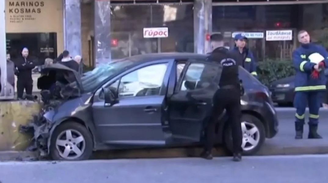 Τροχαίο με έναν νεκρό και δύο τραυματίεες στη Μεσογείων	