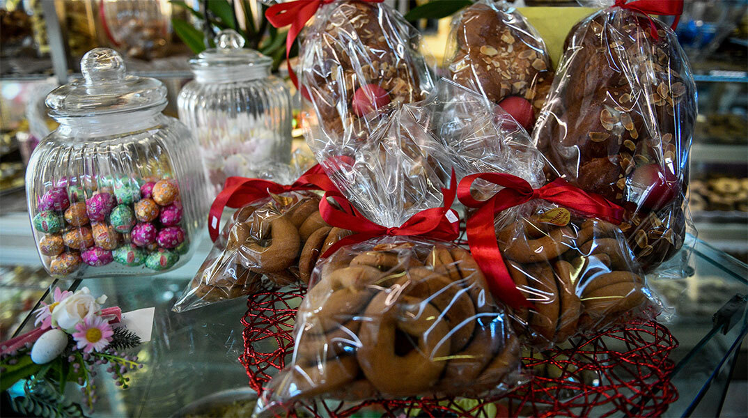 Πασχαλινά τσουρέκια