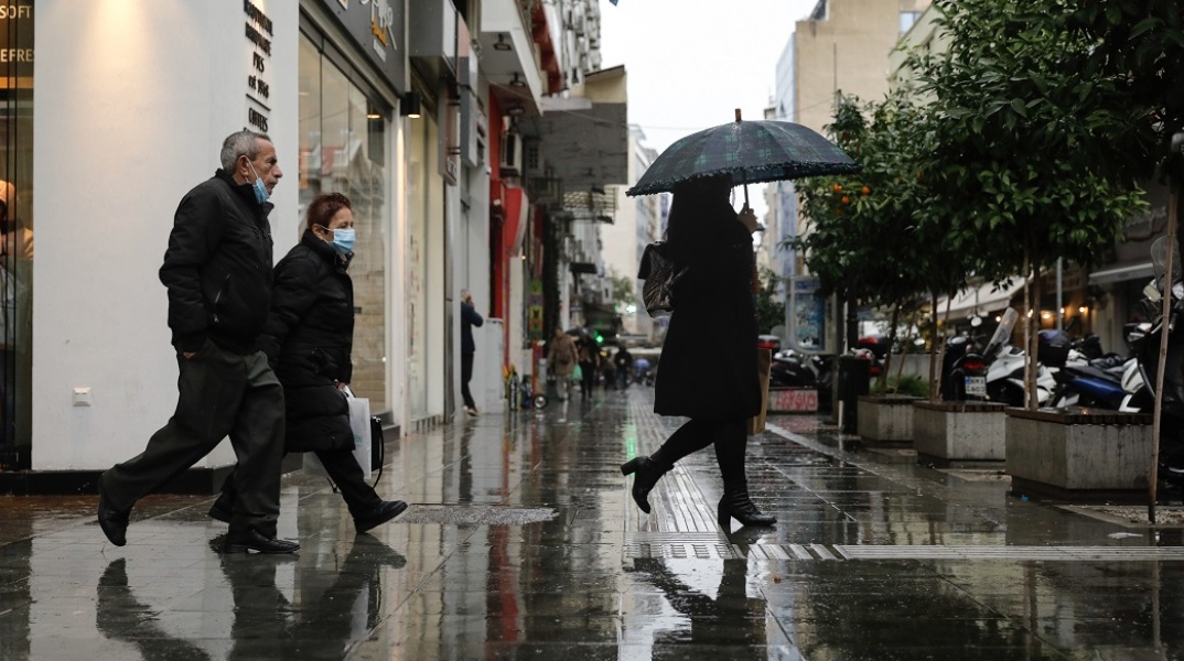 Καιρός σήμερα: Βροχές και καταιγίδες τη Μεγάλη Τρίτη - Ανεβαίνει η θερμοκρασία