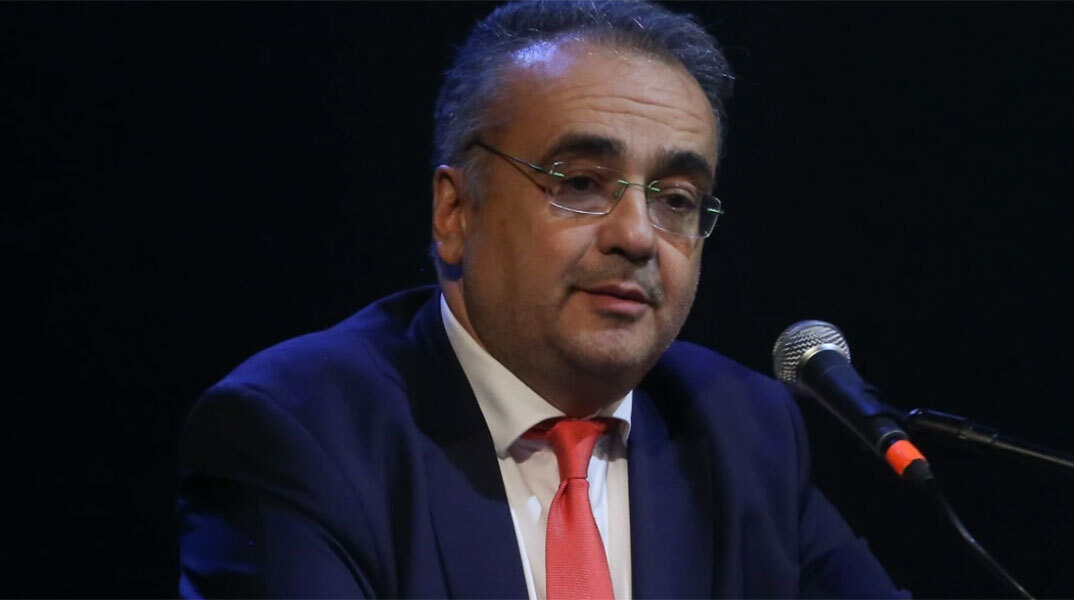 Ο πρόεδρος του ΔΣΑ Δημήτρης Βερβεσός