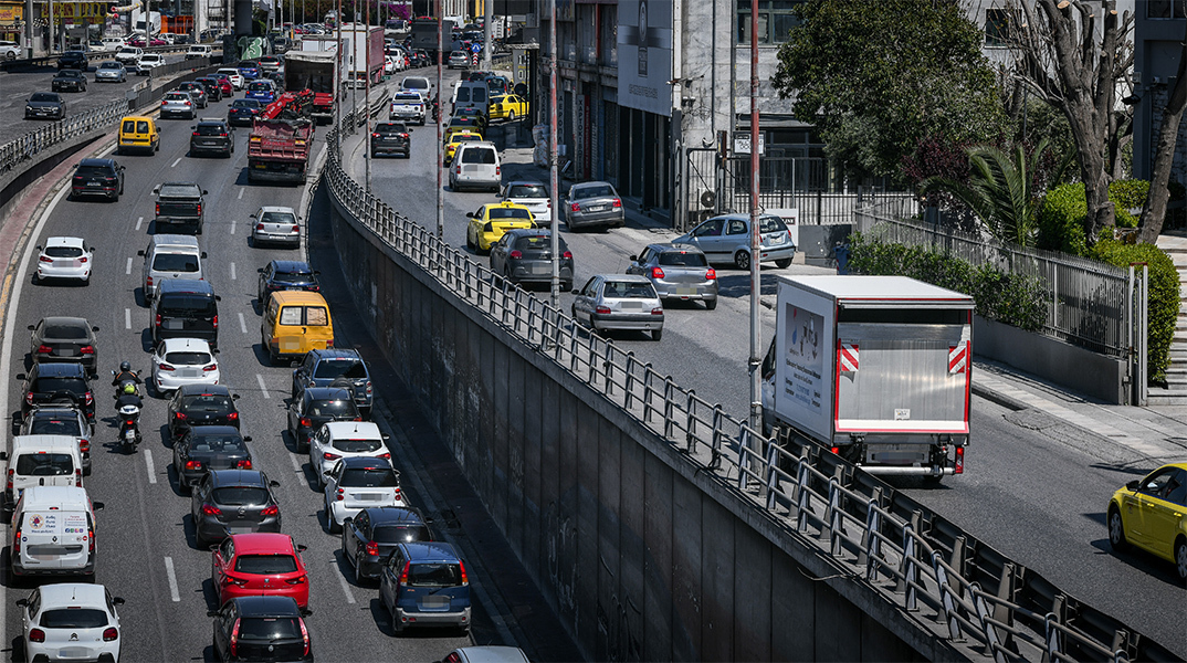 Κίνηση στους δρόμους της Αθήνας