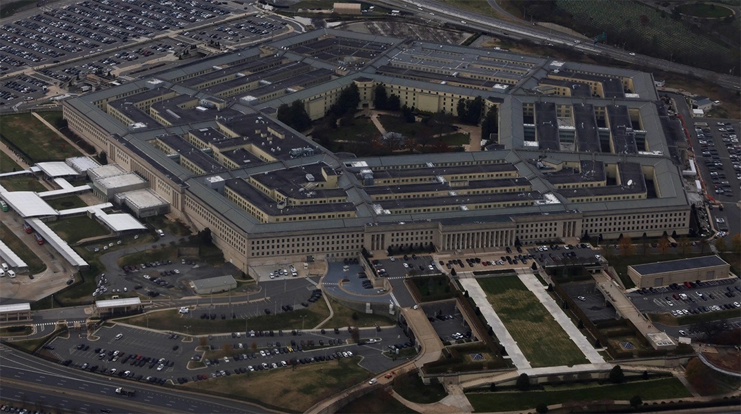 Pentagon leaks: Απαγγέλθηκαν κατηγορίες στον 21χρονο στρατιωτικό για τη διαρροή απόρρητων εγγράφων