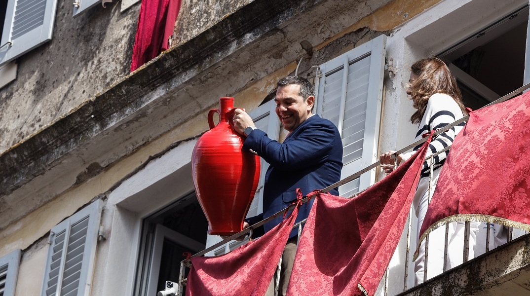 Τσίπρας: Πρώτη Ανάσταση στην Κέρκυρα - Με την ευχή να ακολουθήσουν κι άλλες