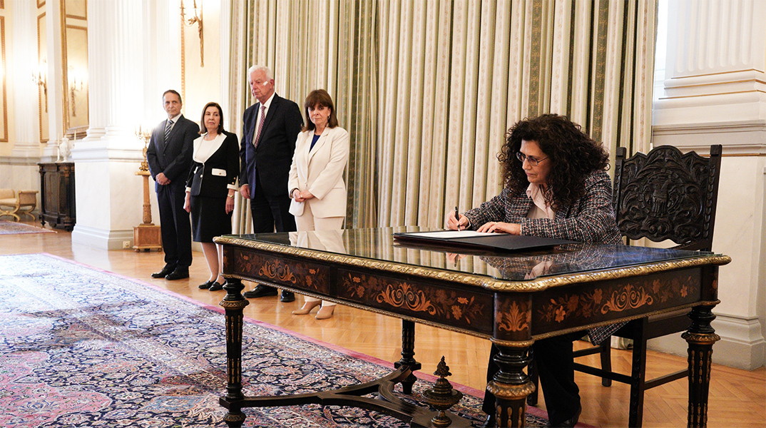 Ορκίστηκε υπηρεσιακή υπουργός Εσωτερικών η Καλλιόπη Σπανού