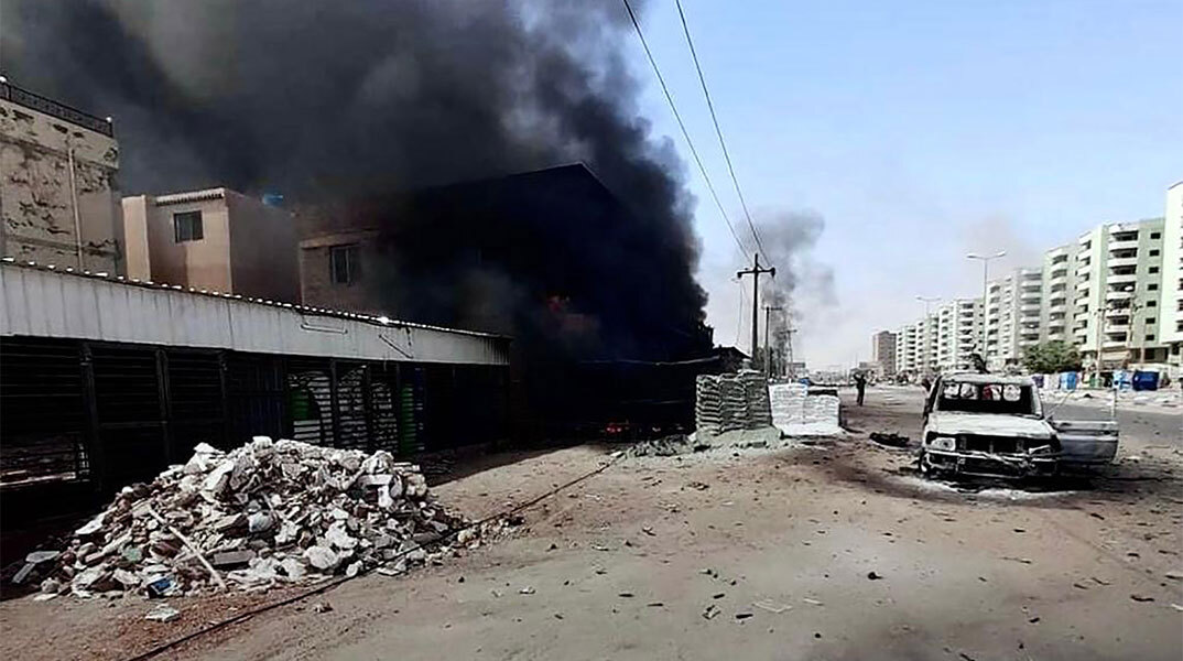 Μαίνονται οι εχθροπραξίες στο Σουδάν