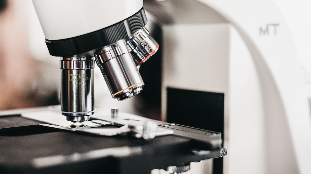 Κορωνοϊός: Δύο καινοτόμες χημικές ουσίες για φάρμακο από Έλληνες ερευνητές