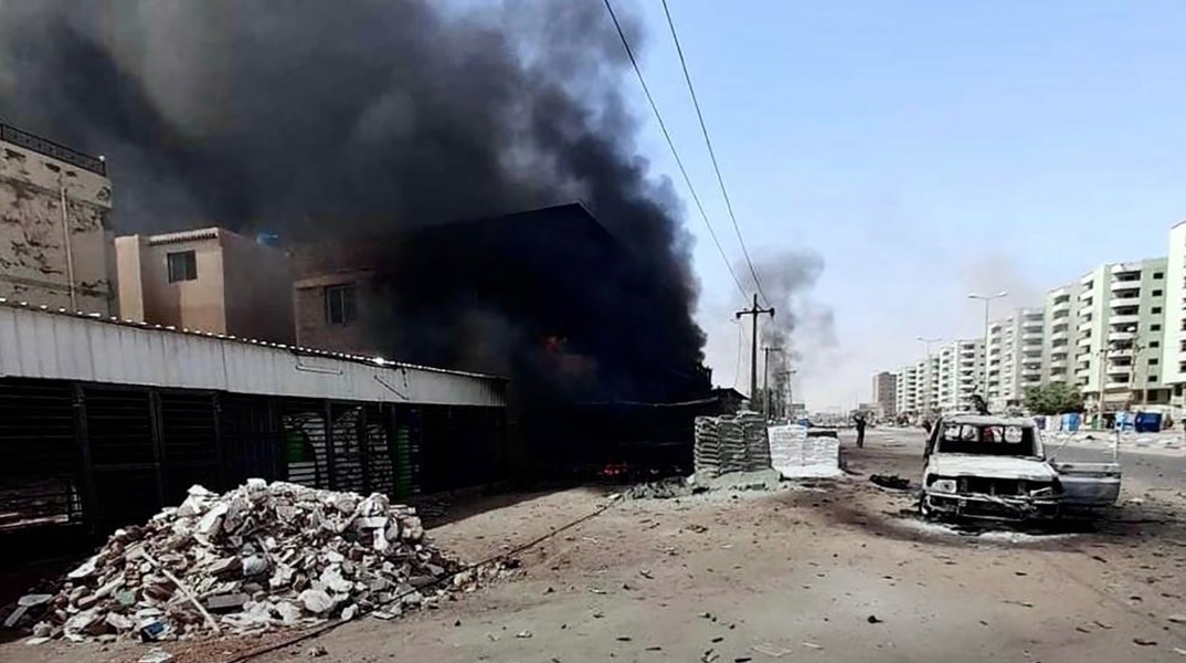 Σουδάν: Οι παραστρατιωτικοί των ΔΤΥ εισέβαλαν στη φυλακή Κομπέρ και απελευθέρωσαν τους κρατούμενους, αλλά ο Μπασίρ είχε μεταφερθεί πριν από μέρες. 