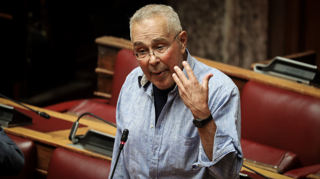 Ζουράρις μαινόμενος: «Τα κωλόπαιδα των ιδιωτικών» και «η κατάργηση της ισότητας των πολιτών»