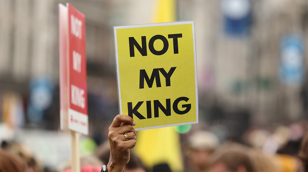 Συλλήψεις διαδηλωτών κατά της μοναρχίας